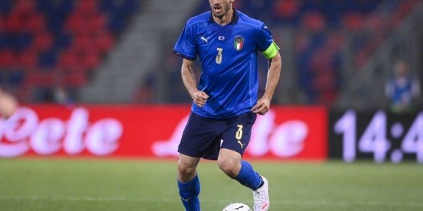 注册入口-基耶利尼建议巴斯托尼专注自身发展 不必在意与前辈后卫的对比