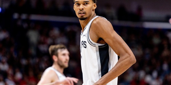 米奇：文班的组织能力是他成长的重要部分 他和科内特都非常专注