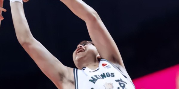 直播观看-郭昊文低迷却展最佳赢球模式！汉兹赵柏清统领局势，替补多人齐爆