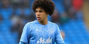 电竞投注平台-刘易斯谈未来：我从未想过去其他俱乐部，一直都希望为曼城效力