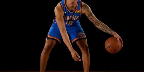 电竞投注平台-正式签约雷霆悍将！CBA引援激烈，首秀就是德比大战