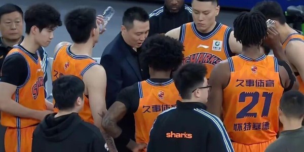 赛程安排-上海男篮17分大胜，王哲林25+10生涯总得分破万，洛夫顿30+10