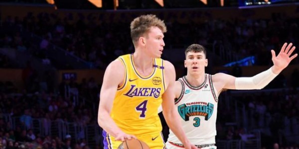 赛程安排-湖人新惊喜！23岁菜鸟崛起：三分5中5变詹皇绝配