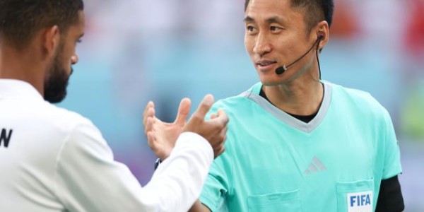 直播观看-“马宁被带走”背后的狂欢，除了流量热度还有什么？