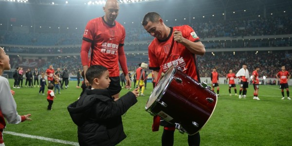 足协还在等什么？国足潜在归化大牌两场比赛1球1助攻，已会唱国歌