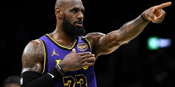 电竞投注平台-NBA历史走步之王揭晓！令人意外，球场走步之王竟是他！