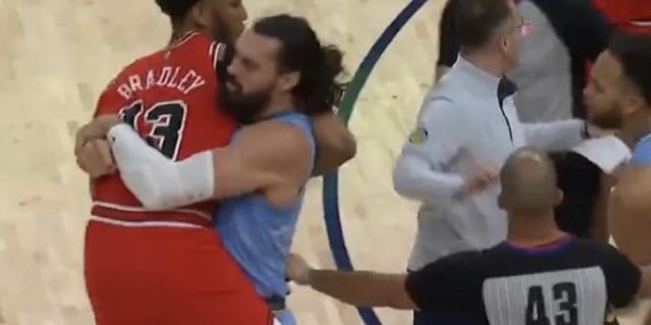 电竞投注平台-灰熊轻取公牛重回胜利轨道 亚当斯轻松一抱抢戏